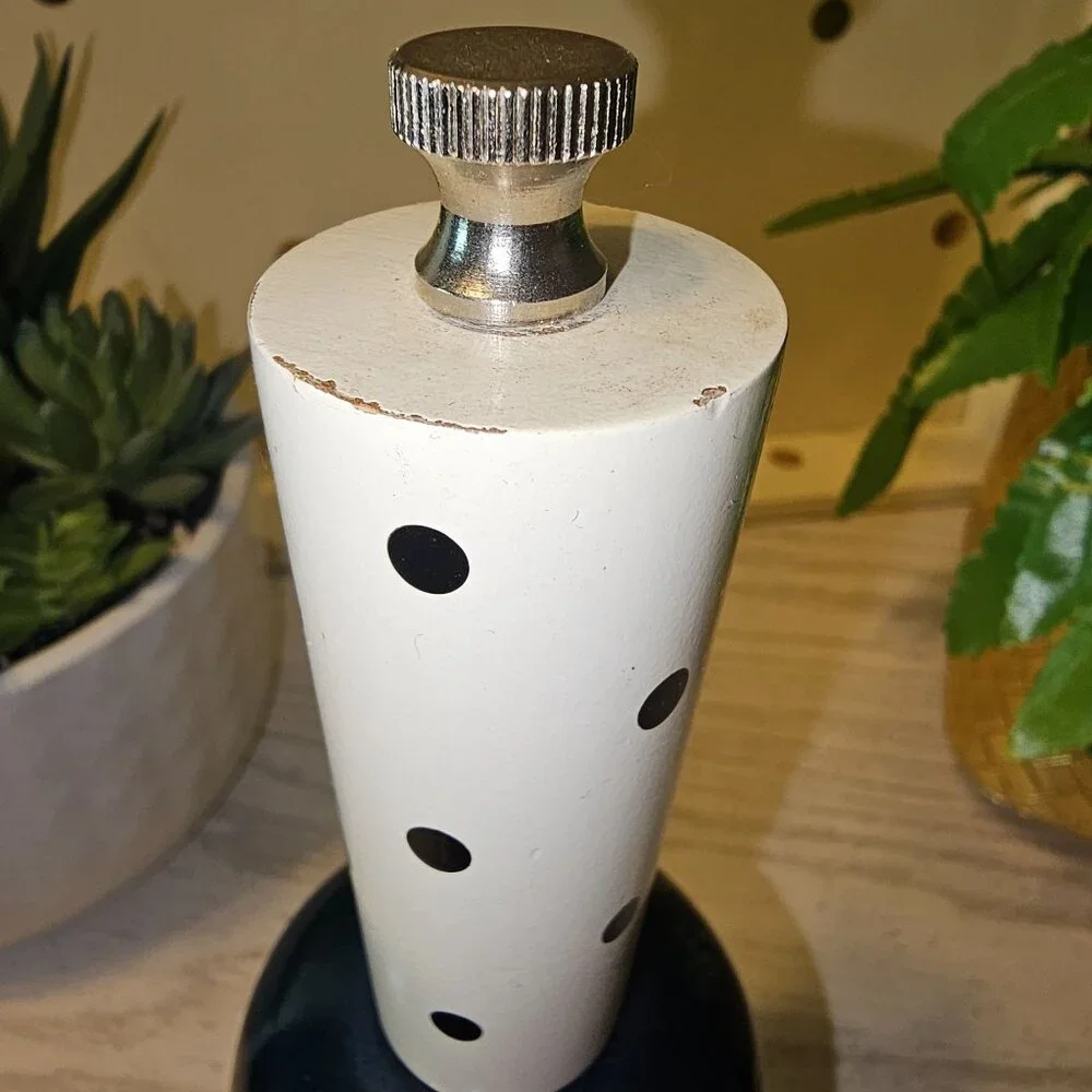 William Bounds, Ltd. Hard Wood Hand Carved Adj Grinding Size Pepper Mill